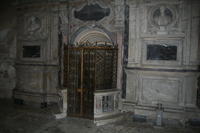Ingresso alla cappella di S. Ciriaca ed alle catacombe di S. Lorenzo