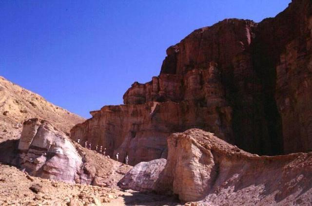 Sulle montagne di Eilat, meditando sulla rivolta di Core, Datan ed Abiram