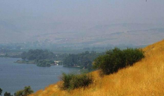 Discesa dal Monte delle Beatitudini al lago di Galilea