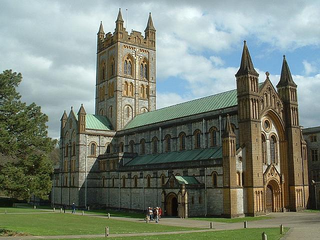 Buckfast Abbey (ricostruita alla fine dell'ottocento dopo che era stat distrutta da Enrico VIII)