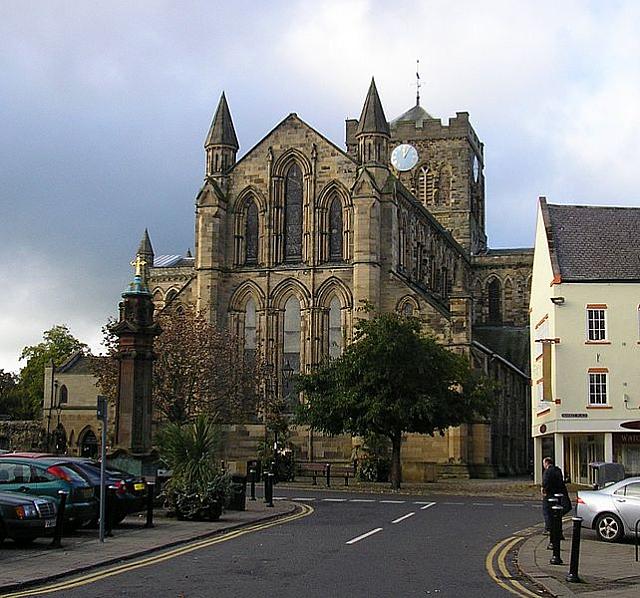 Hexham Abbey (dalla quale vennero cacciati i benedettini)