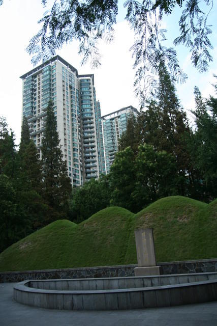 Il giardino con la tomba di Xu Guangqi (Paolo Xu), il mandarino amico di Ricci, a Shangai