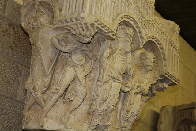 Nazareth, i capitelli crociati nel Museo degli scavi della Basilica