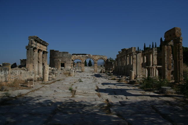 Gerapoli (Hierapolis): la via di Frontino