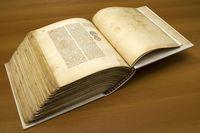 Il Codice Vaticano (Codice B), uno dei due più antichi manoscritti completi della Bibbia (IV secolo), esposto in fac-simile